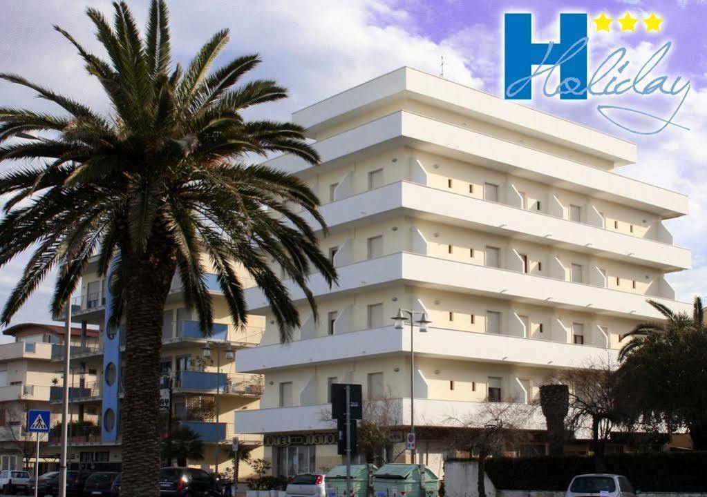 פסקרה Hotel Holiday מראה חיצוני תמונה